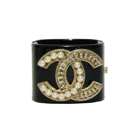 bracciale chanel smalto nero e strass|Chanel Bracciali rigidi .